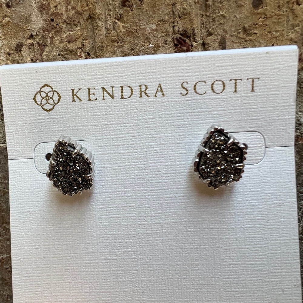 Kendra Scott Tessa Silver Stud Earrings in Platinum Drusy